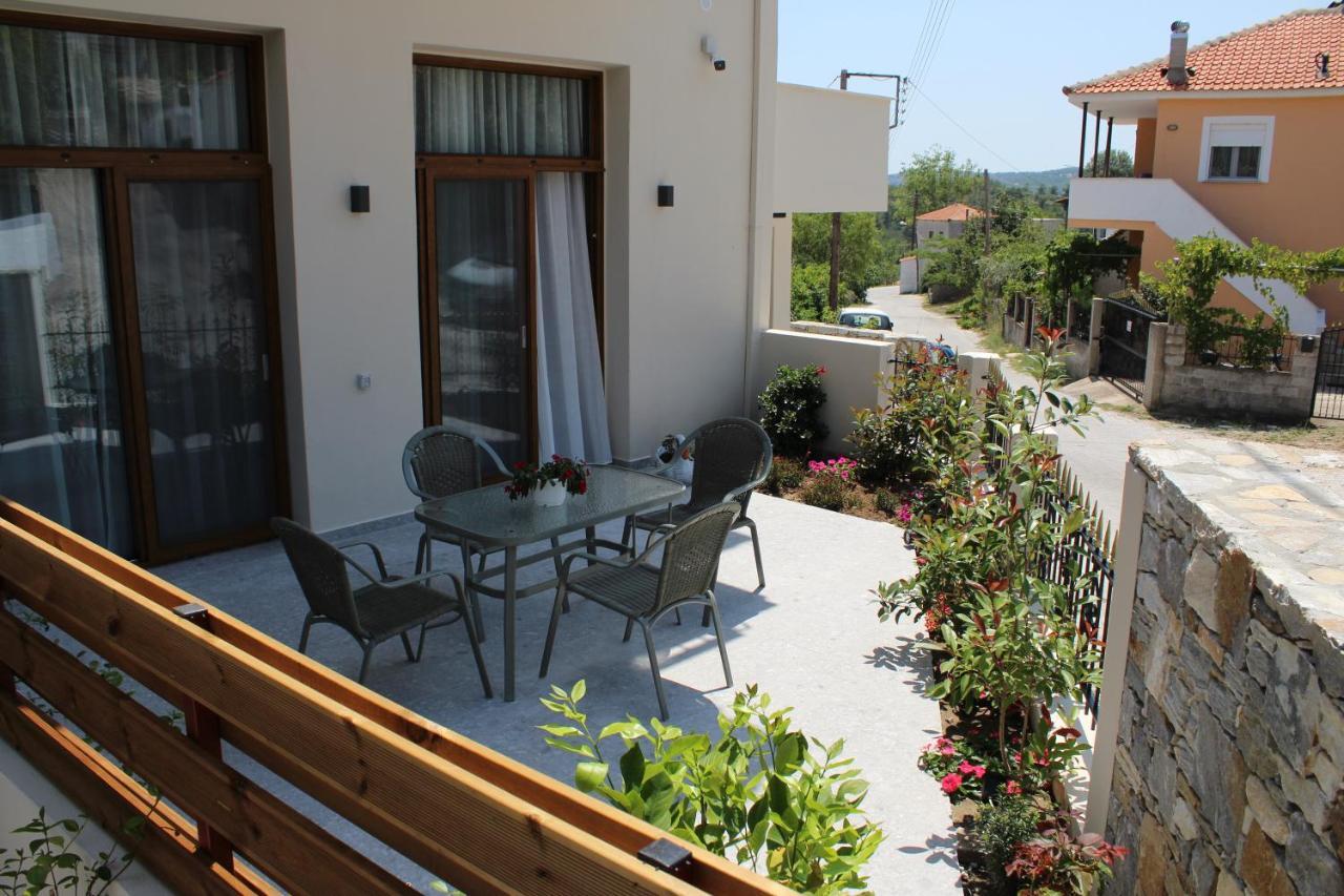 On The Rocks Aparthotel Theologos  Exterior photo