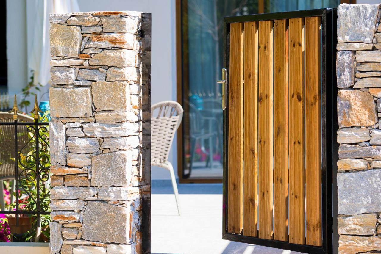 On The Rocks Aparthotel Theologos  Exterior photo